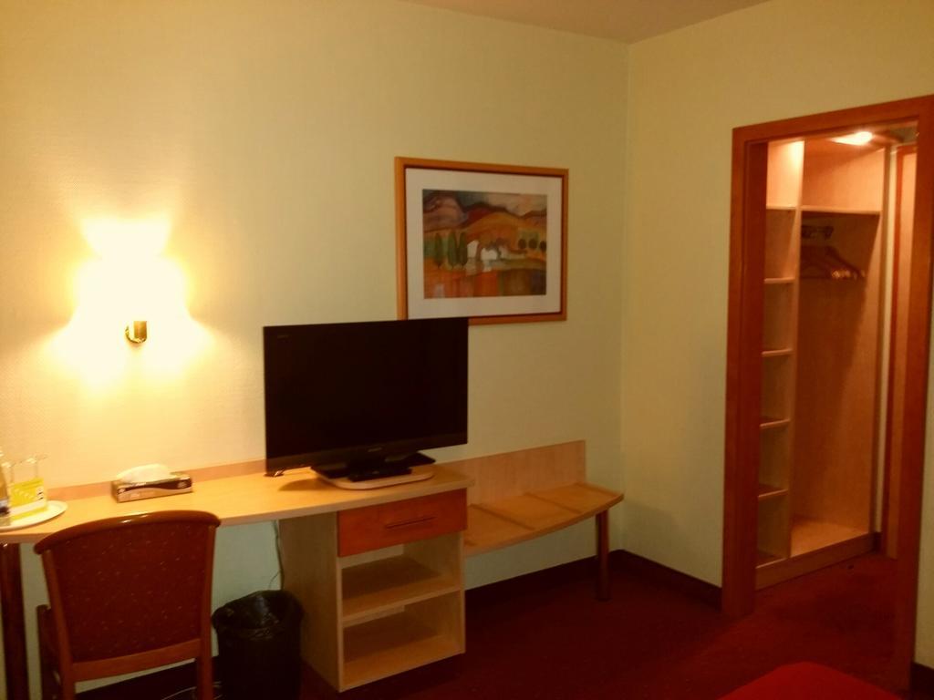 Abant Hotel Frankfurt Obertshausen Exterior photo